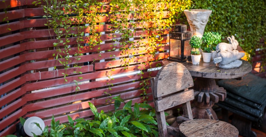 small-backyard-garden